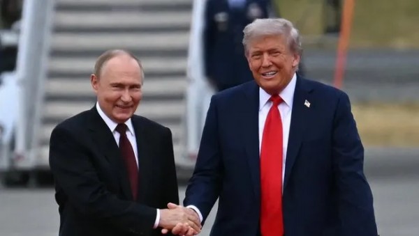 Kremlin’den Trump-Putin zirvesine yeşil ışık! “Ukrayna’da çözüme çok yakınız”